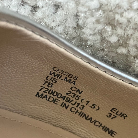 Coach Wilma Metallic Silver Pointed Toe Flats BNIB Size 7 - Picture 4 of 13